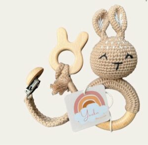 Youka - Rammelaar Nourayn - Bijpassende speenkoord - Baby - Cadeau - Taupe