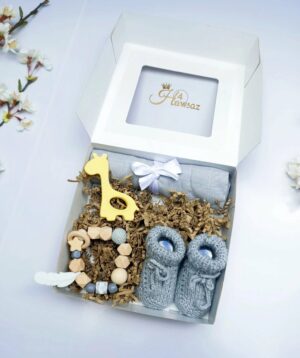 Genderneutraal baby cadeau - Kraamcadeau - Bijtring - Zwitsal - Rammelaar - Babybox - Baby cadeau - Unisex cadeau - Baby Verzorging - Hydrofiel doek - Babyshower - Geboortecadeau - Geschenkset - Babyspeelgoed - Hawsaz.nl Cadeau - Babypakket
