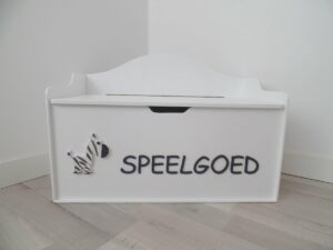 Speelgoedkist met kleine zebra/ speelgoed